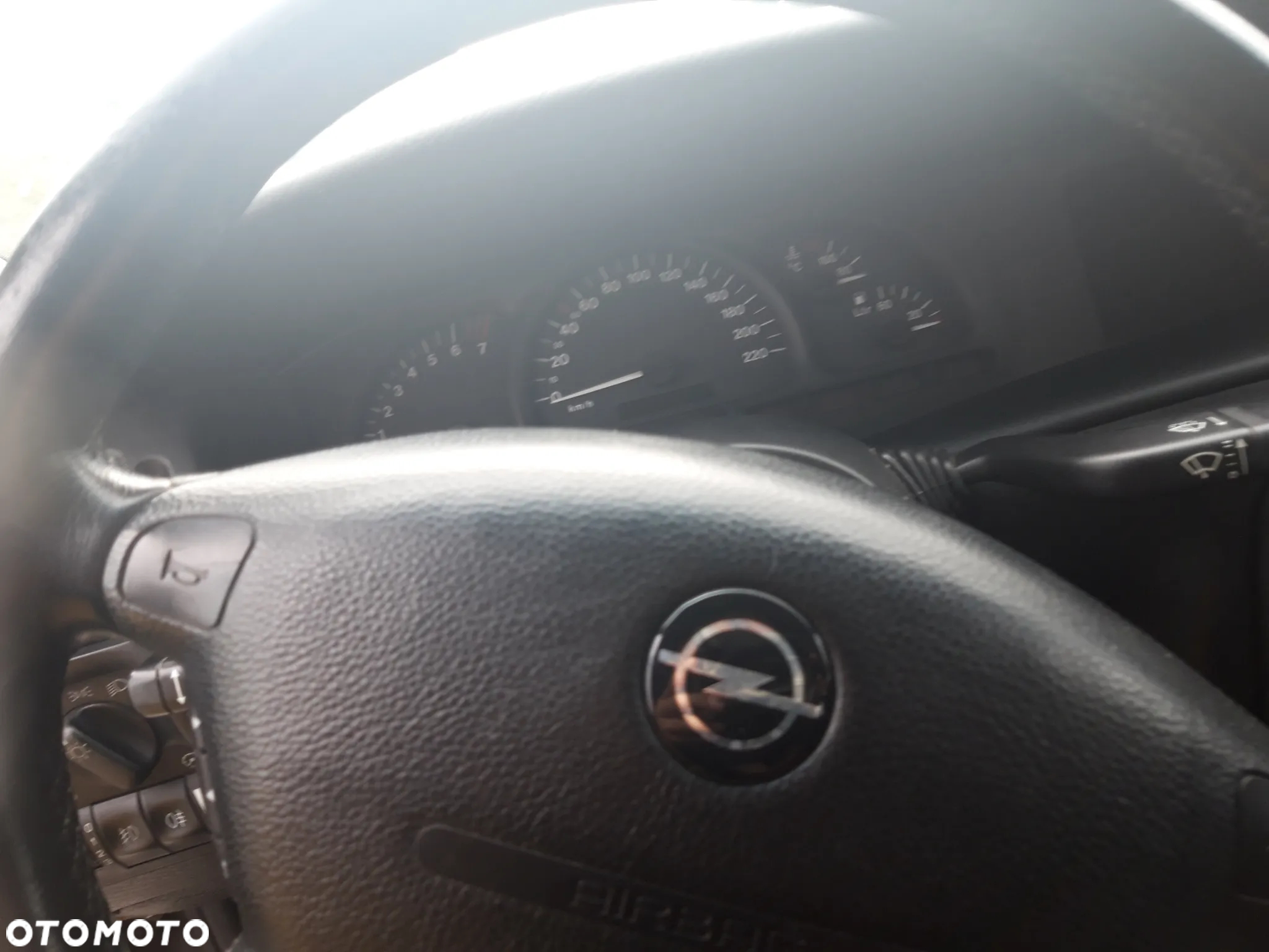 Opel Vectra 1.6 Base - 8