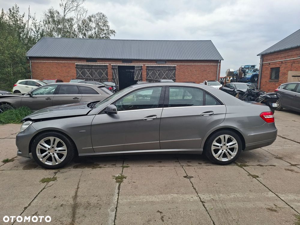 Mercedes-Benz Klasa E 220 CDI BlueEff Avantgarde - 7