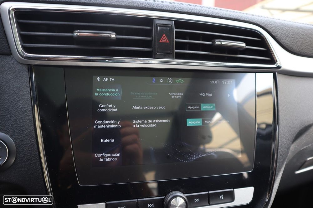 MG ZS EV Luxury - 24