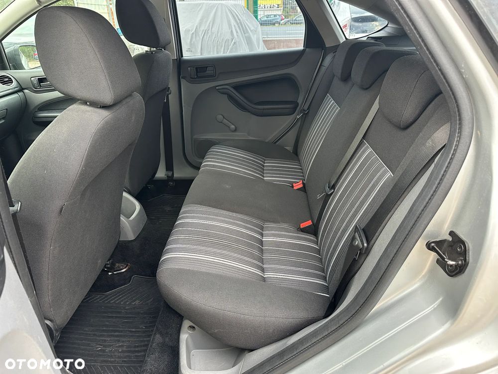 Ford Focus - 16