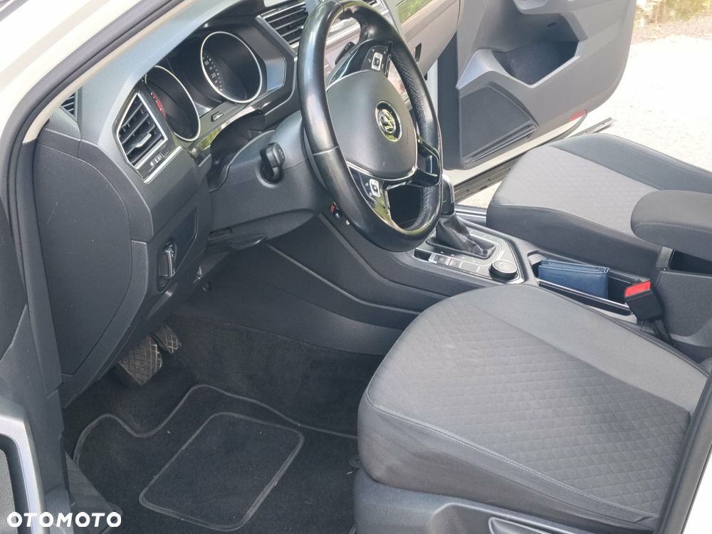Volkswagen Tiguan - 8