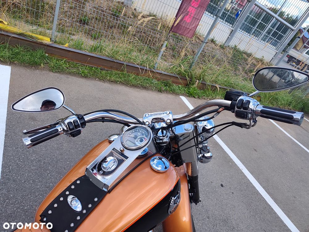 Harley-Davidson Softail Heritage Classic - 22