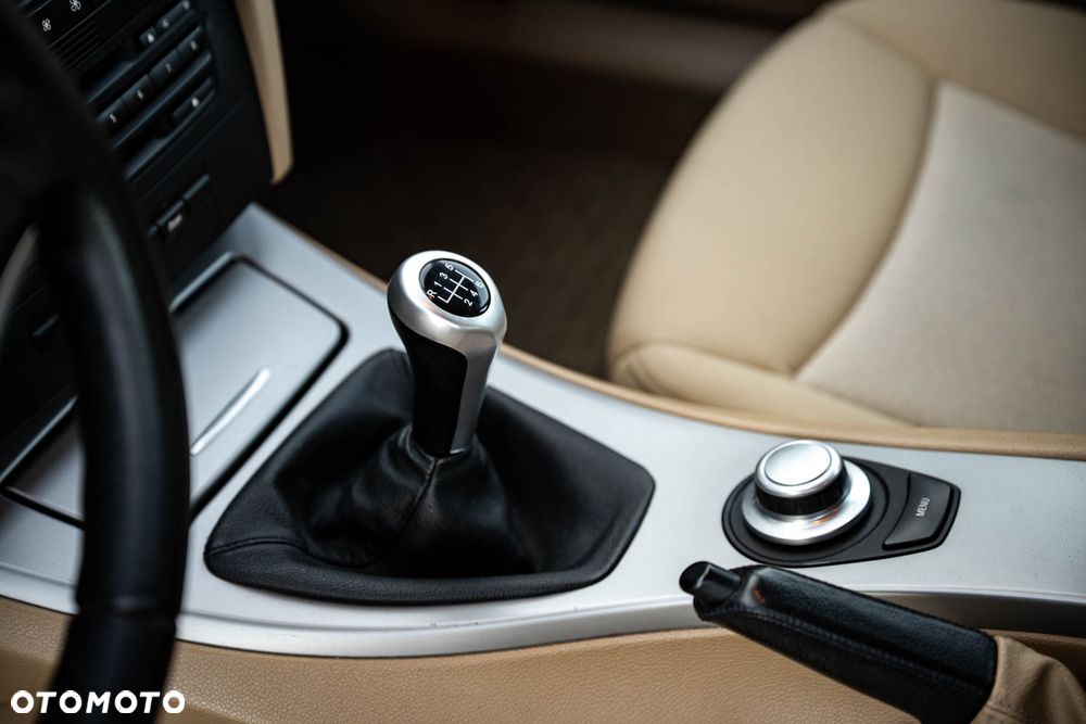 BMW Seria 3 320d - 12