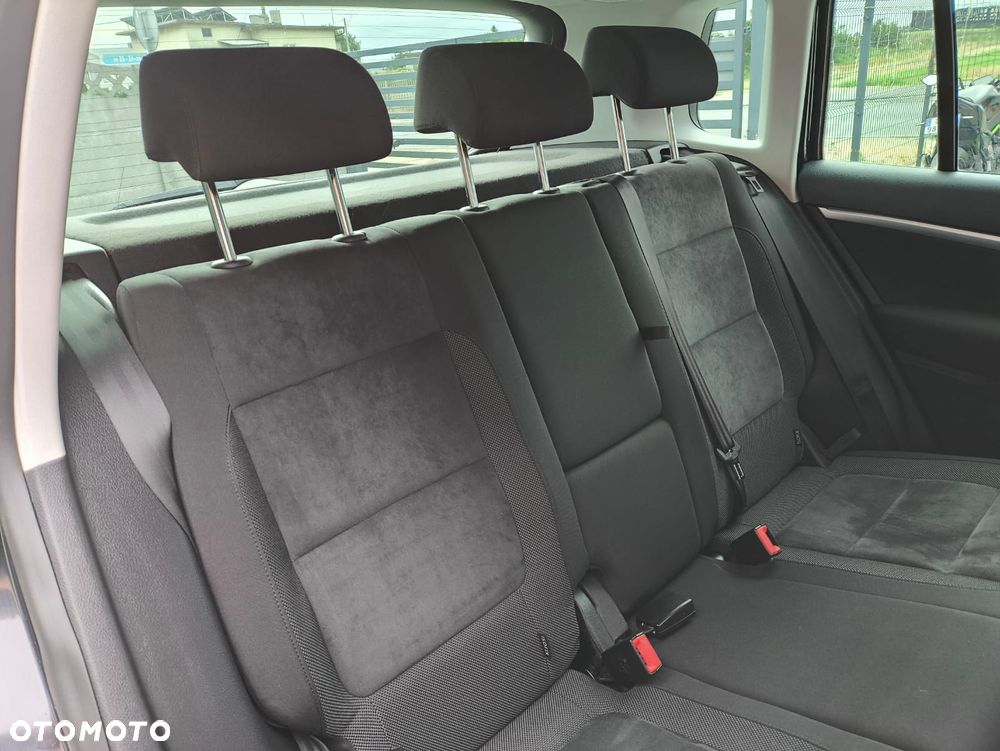Volkswagen Tiguan - 27