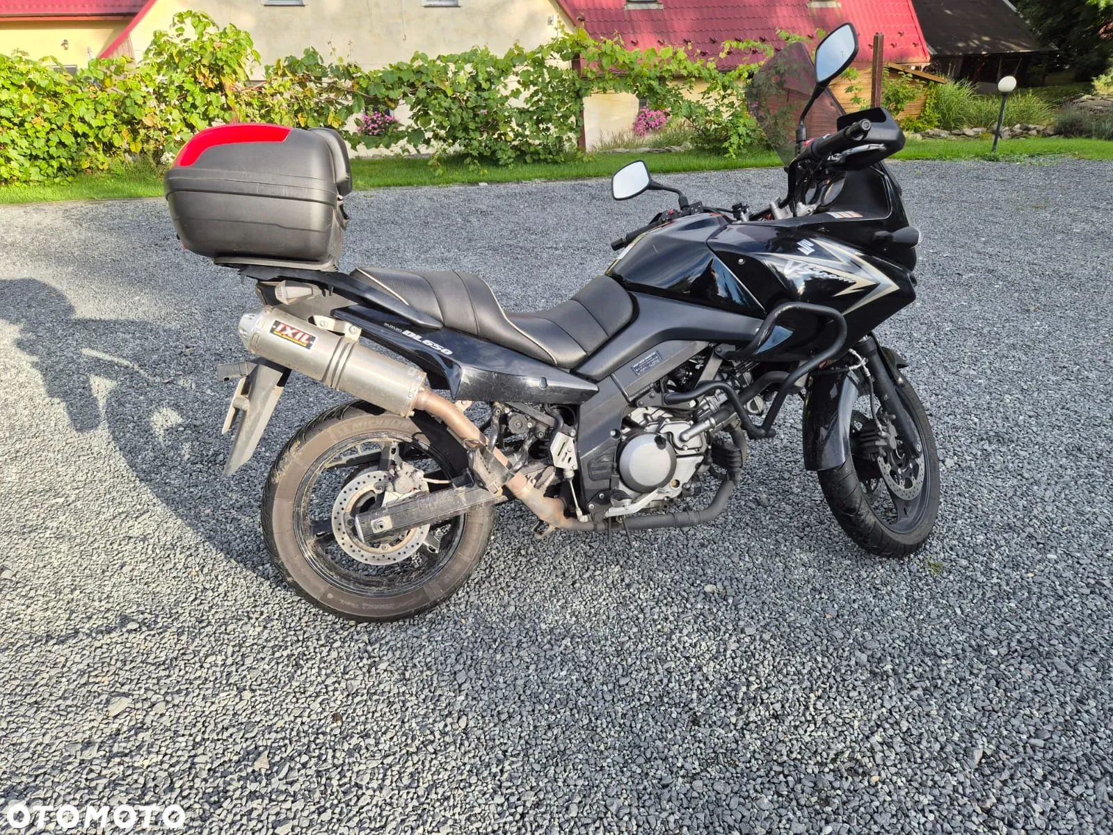 Suzuki V-STROM - 1