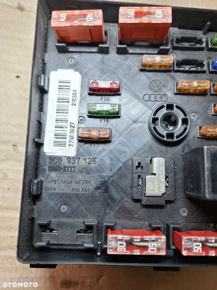 VW PASSAT B6 skrzynka bezpieczników 3C0937125 - 3