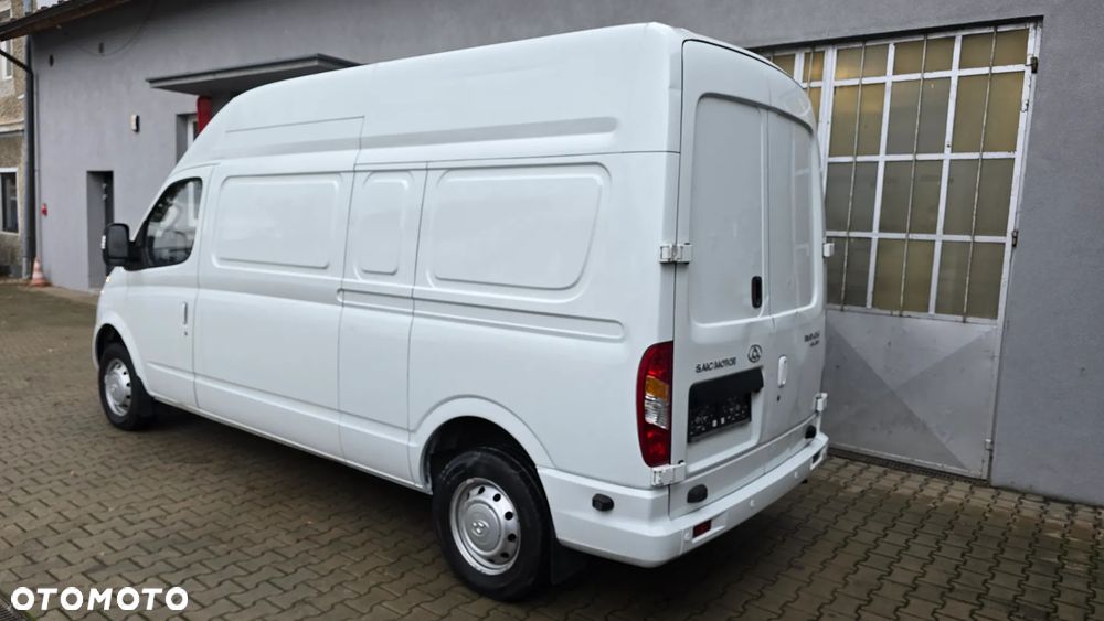 Maxus EV80 - 4