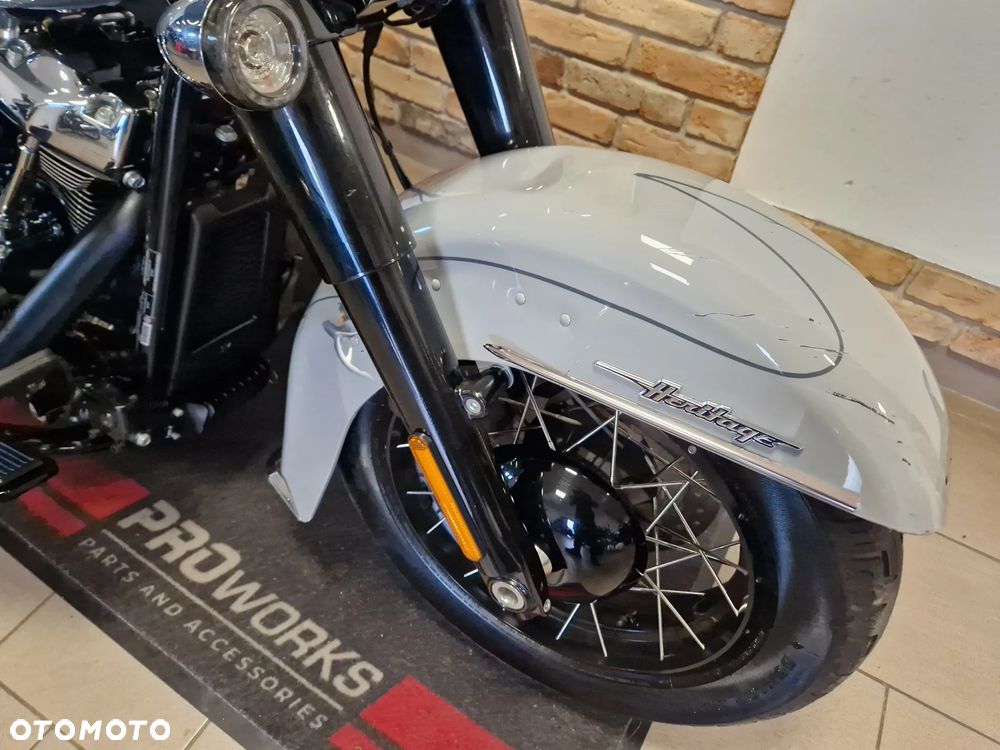 Harley-Davidson Softail Heritage Classic - 12