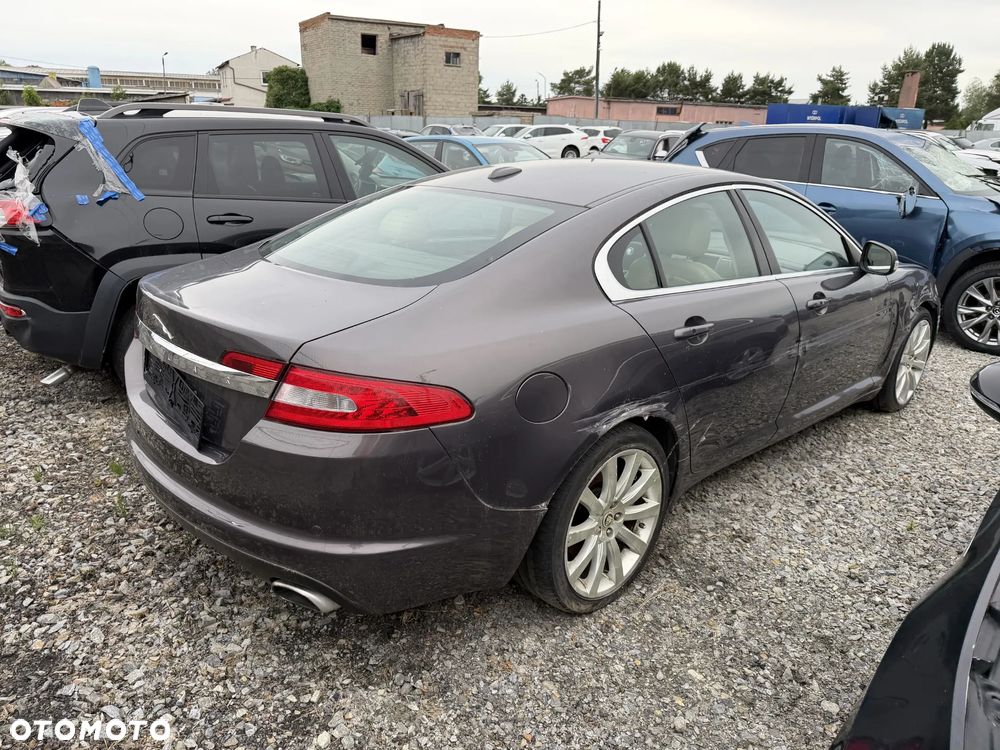 Jaguar XF 2.7 V6 D Premium Luxury - 2