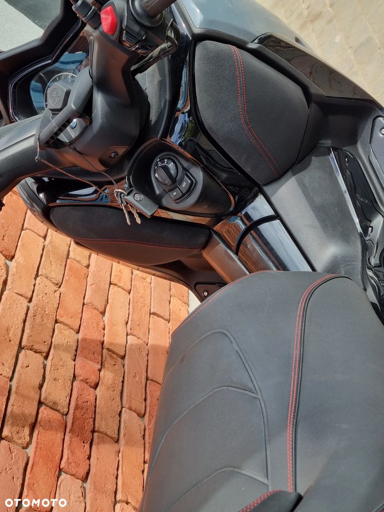 Yamaha X-max - 10