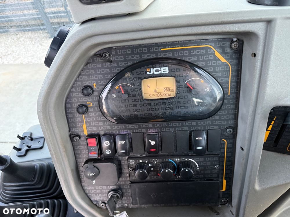 JCB 3CX Compact - 10