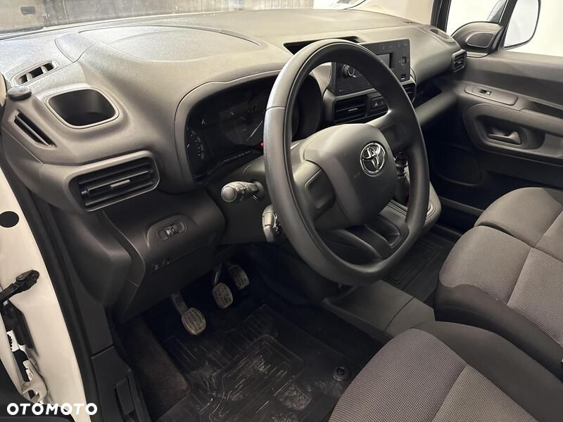 Toyota Proace City - 10
