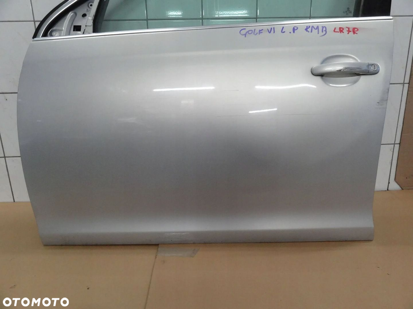 VW GOLF VI 2010 KOMBI DRZWI LEWY PRZÓD PRZEDNIE LR7L - 7