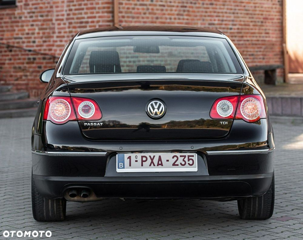 Volkswagen Passat 1.9 TDI Highline - 15