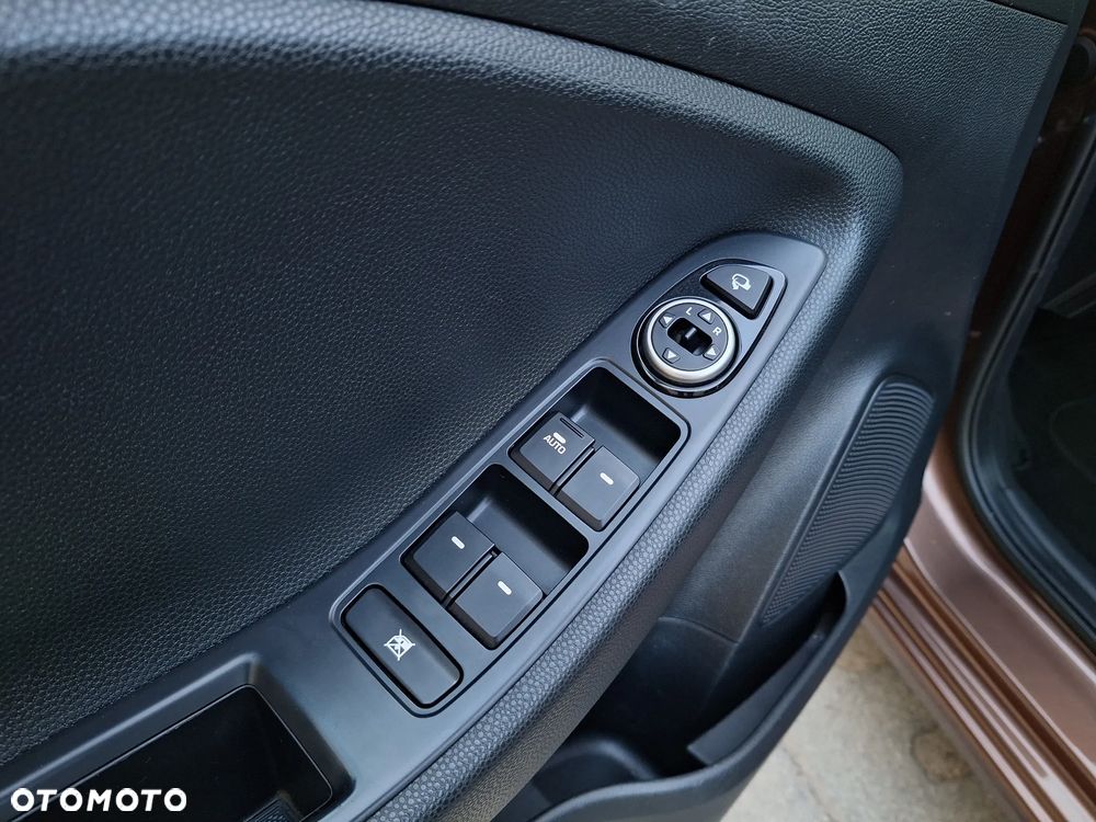 Hyundai i20 1.4 YES Gold - 34