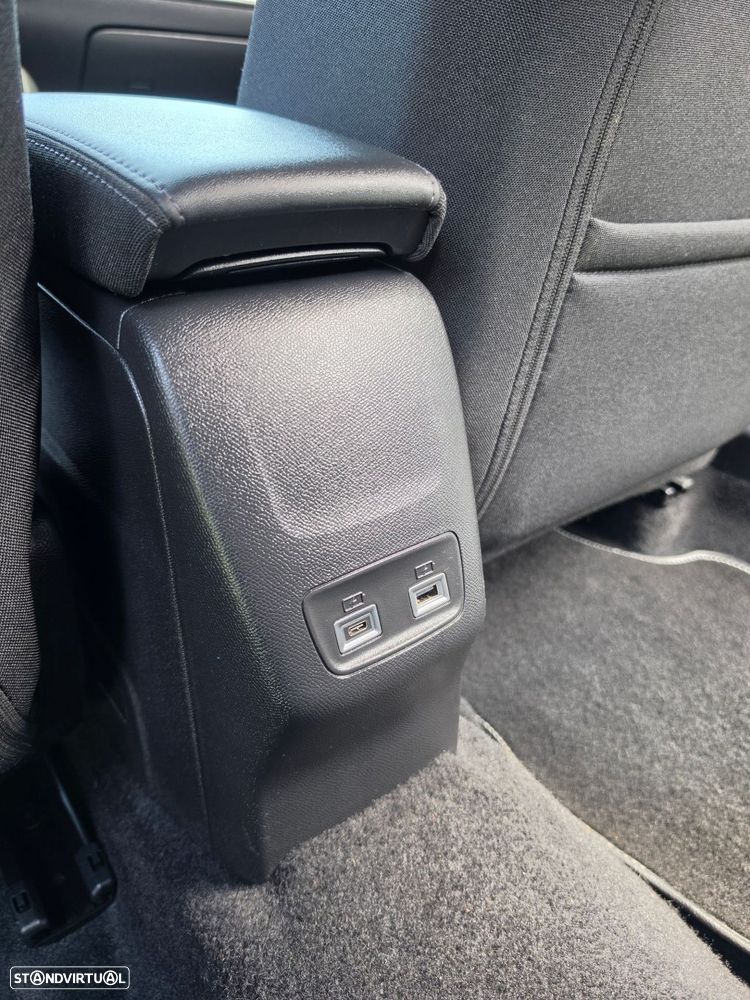 Peugeot 2008 1.2 PureTech Allure — fotografia 35