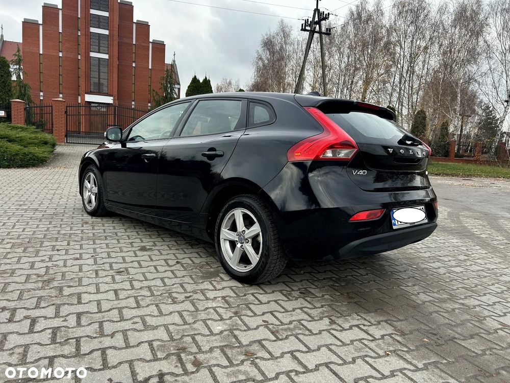 Volvo V40 D2 Momentum - 4
