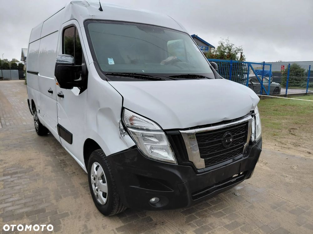 Nissan Interstar - 2