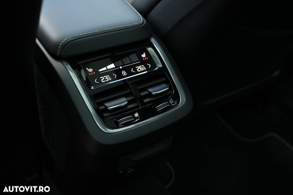 Volvo XC 60 D5 AWD Geartronic RDesign - 10