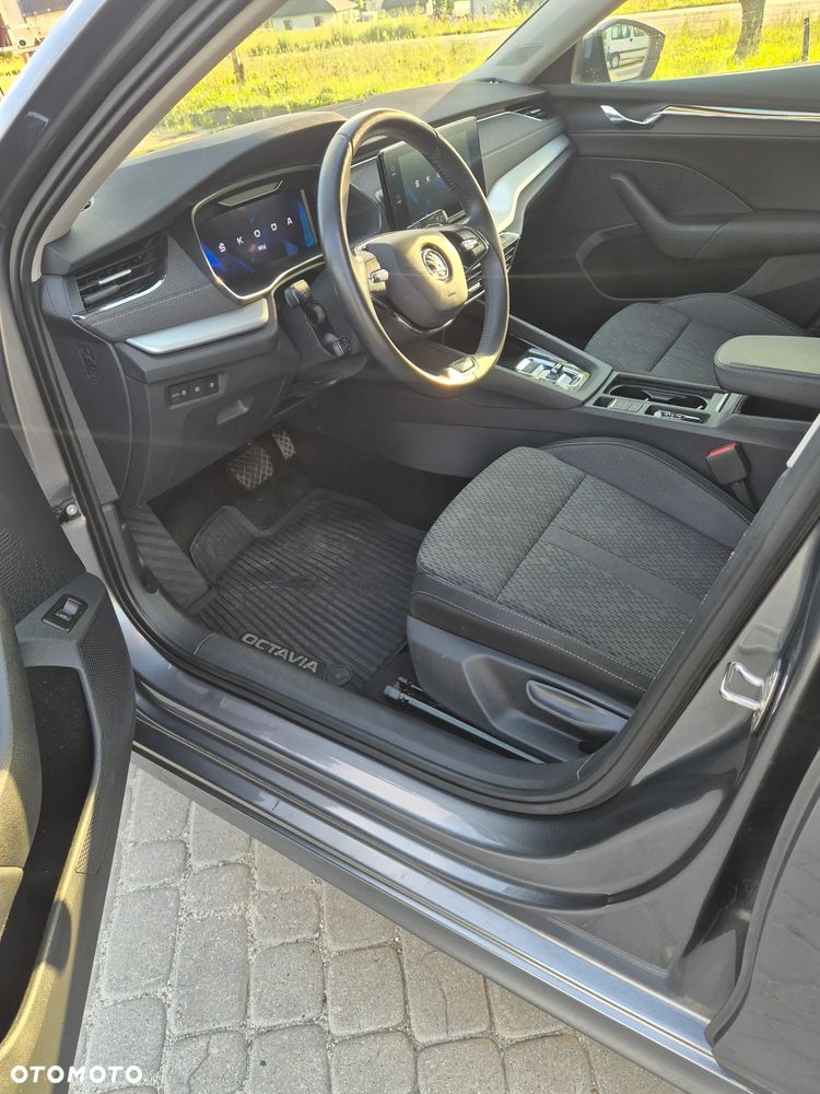 Skoda Octavia 2.0 TDI Style DSG - 11