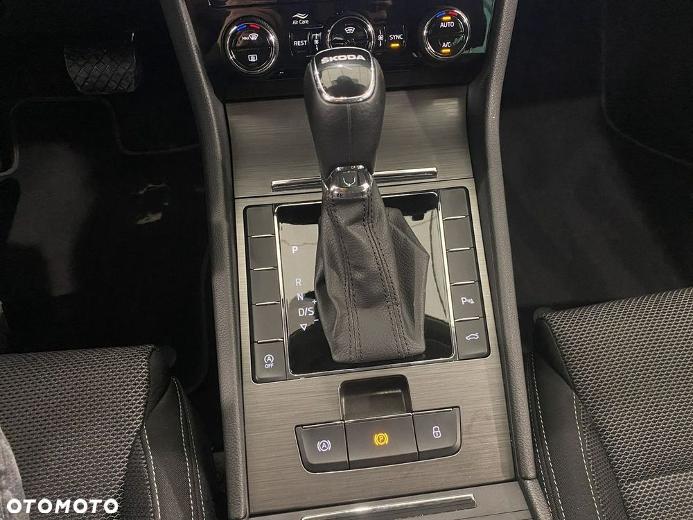 Skoda Superb 2.0 TDI SCR Style DSG - 17