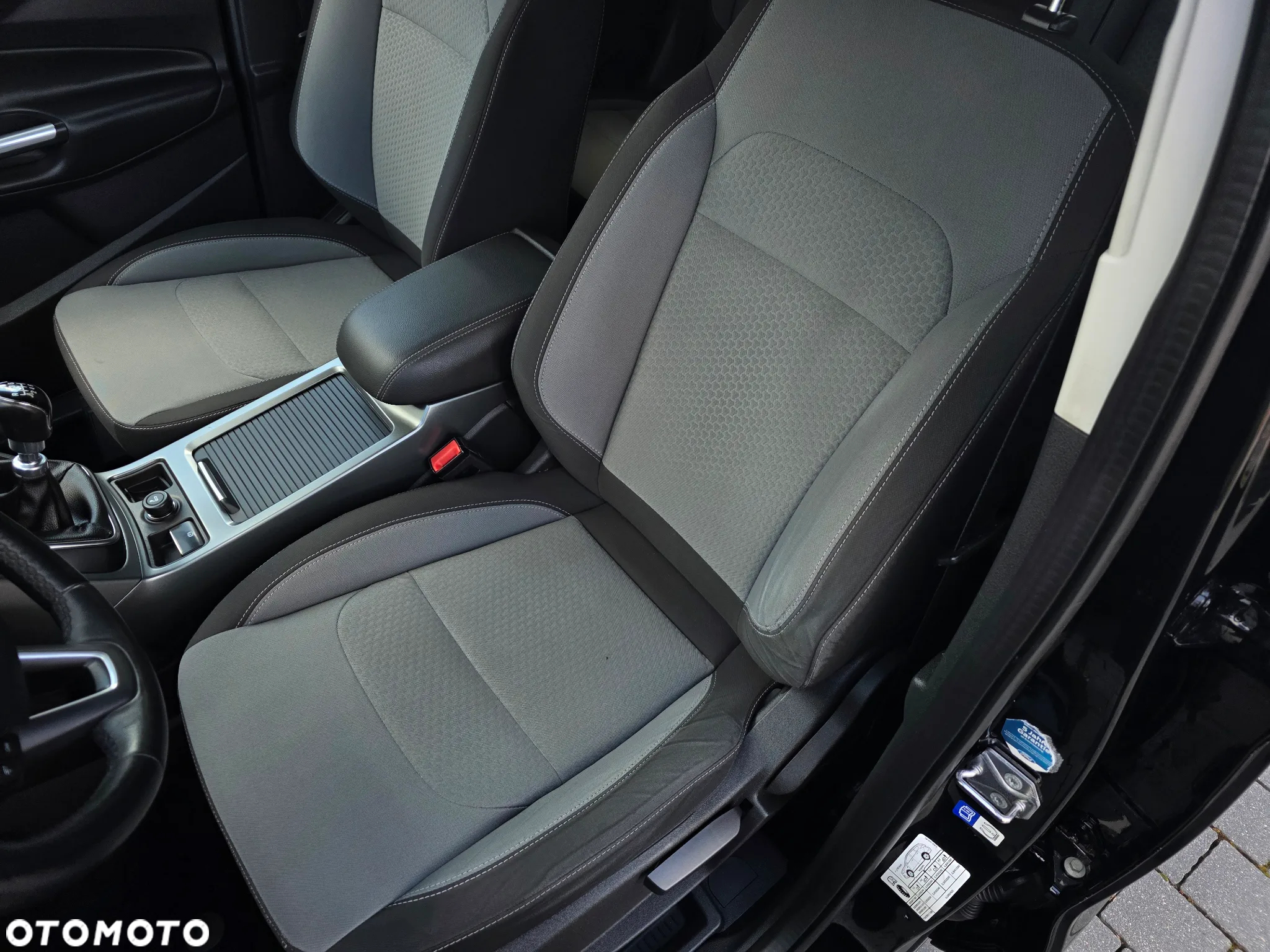 Ford Kuga 2.0 TDCi 2x4 Titanium - 19