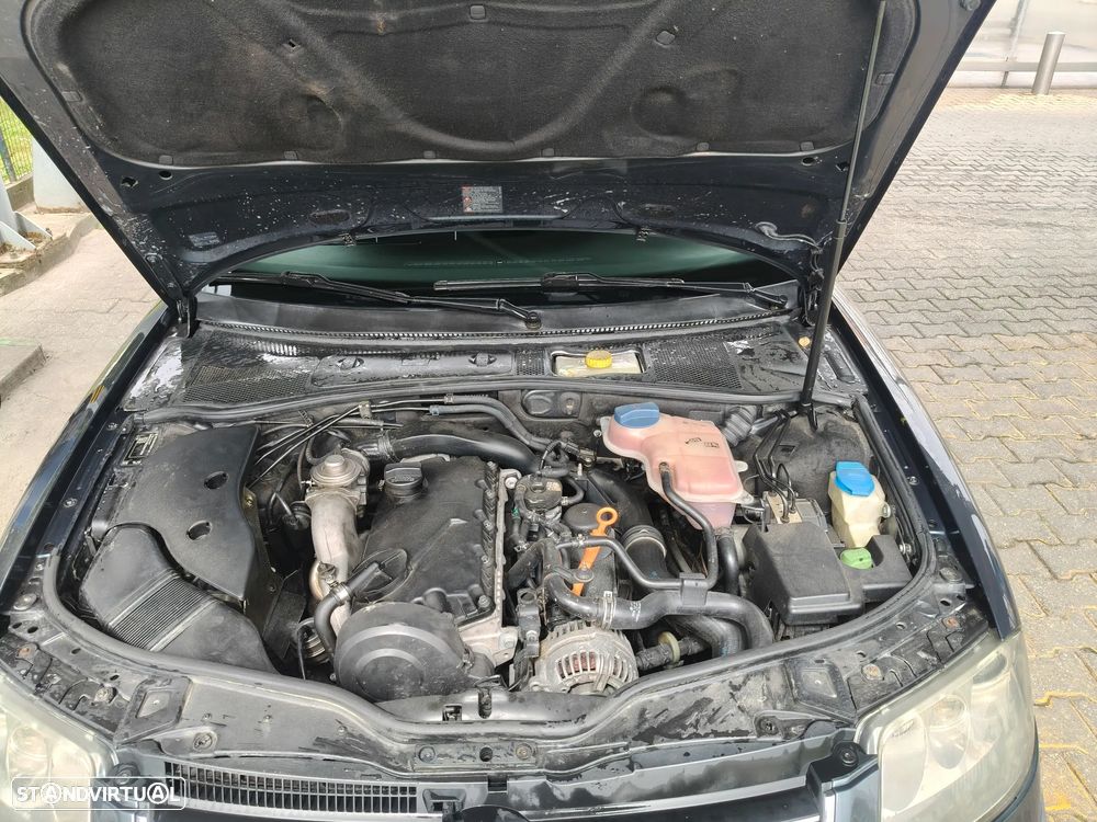 VW Passat 1.9 TDi Confortline - 12