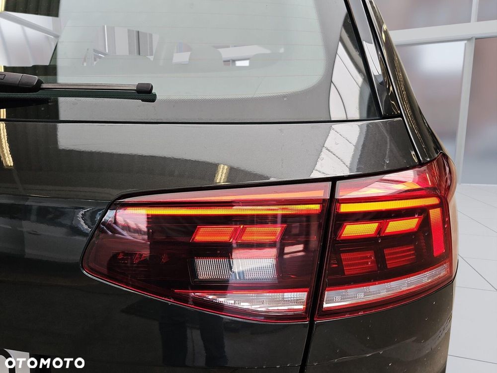 Volkswagen Passat Variant 2.0 TDI EVO Business DSG - 32