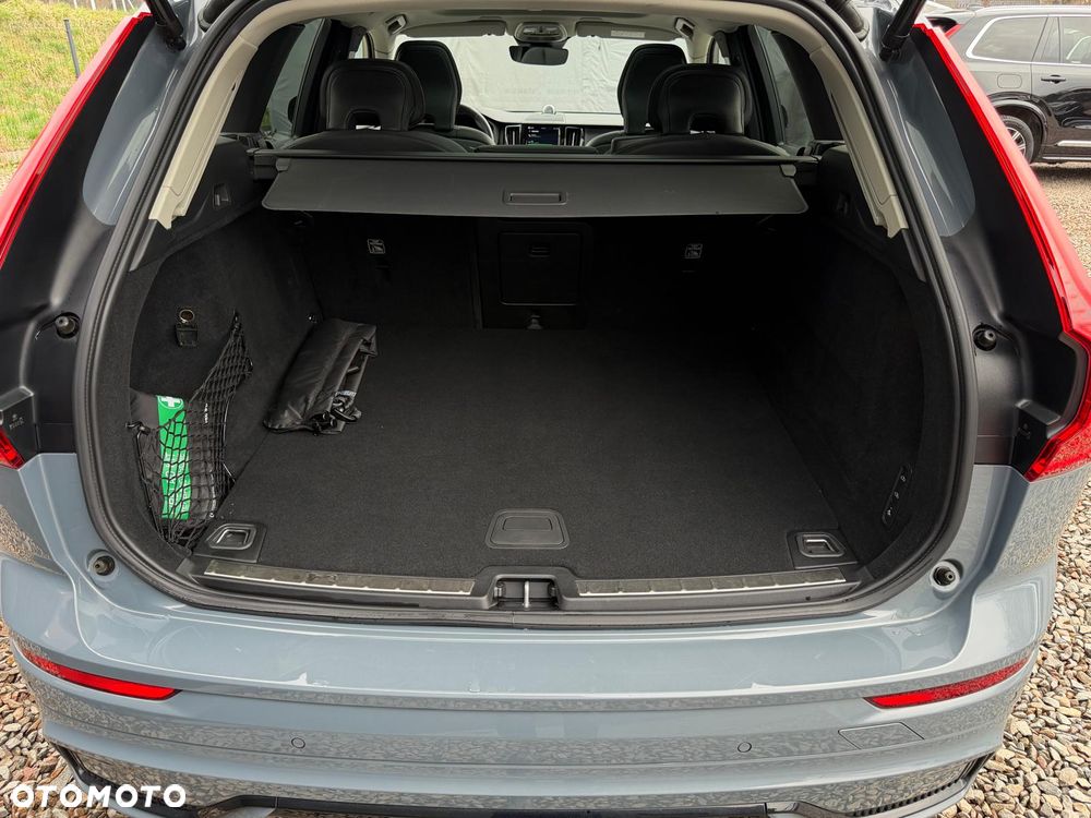 Volvo XC 60 B5 B AWD Ultimate Dark - 37