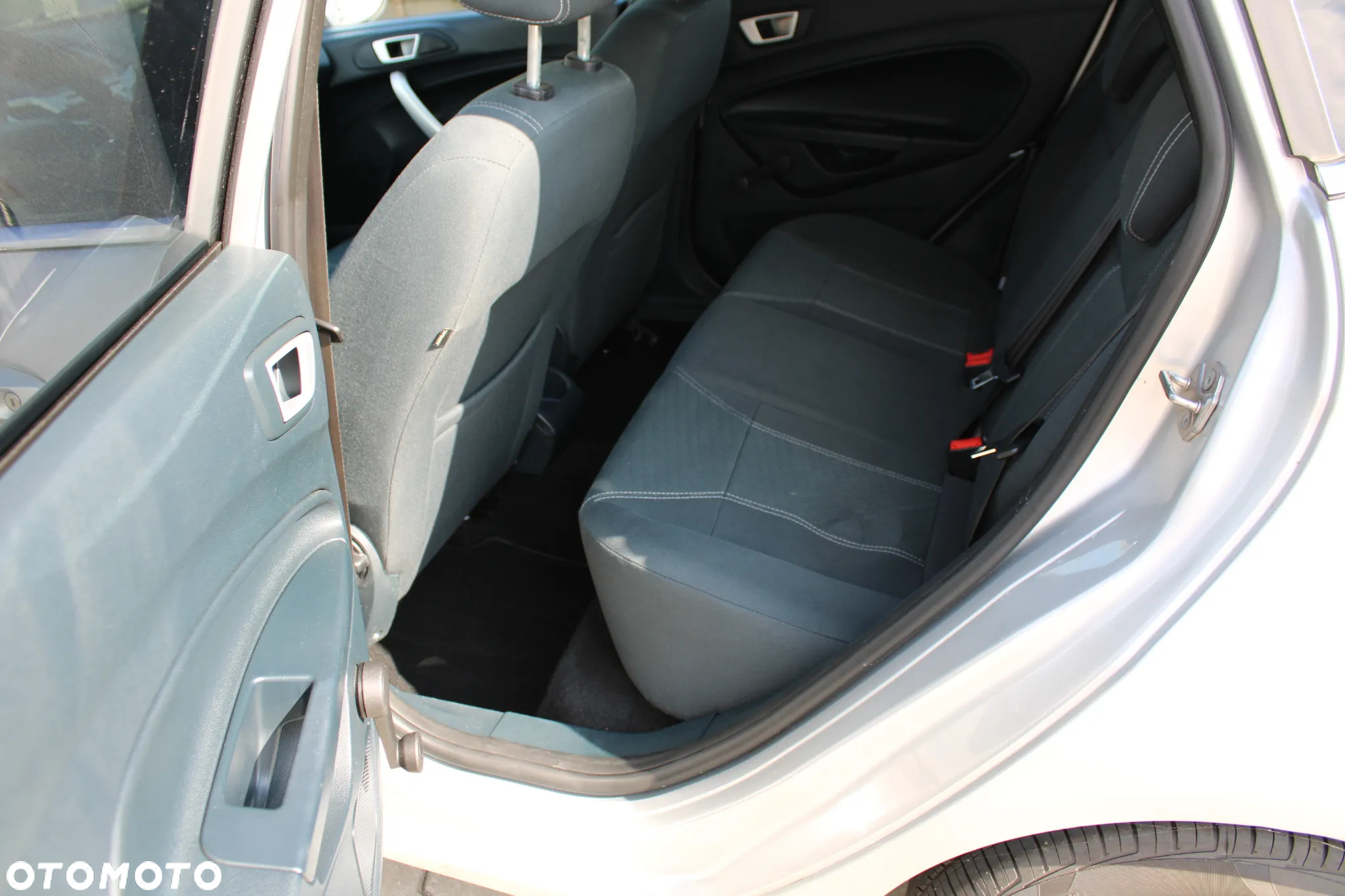 Ford Fiesta 1.6 TDCi DPF Trend - 28