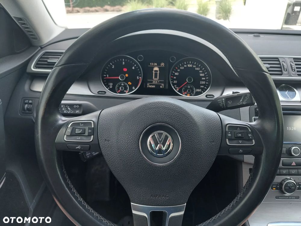 Volkswagen Passat - 10