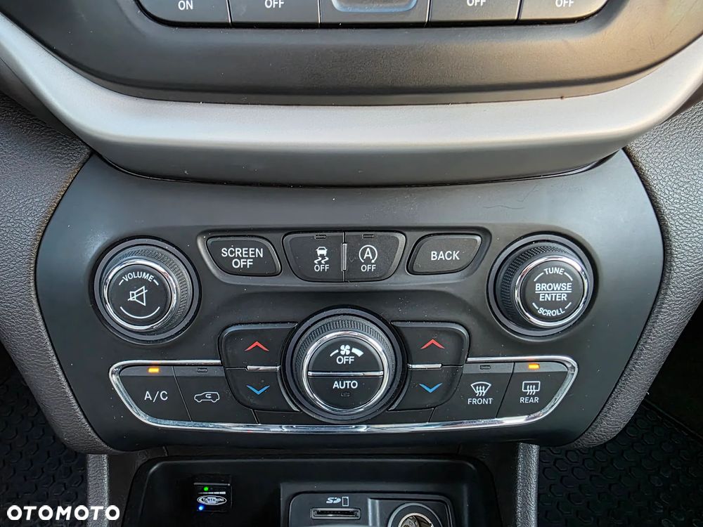 Jeep Cherokee 3.2 V6 Active Drive I Limited - 17