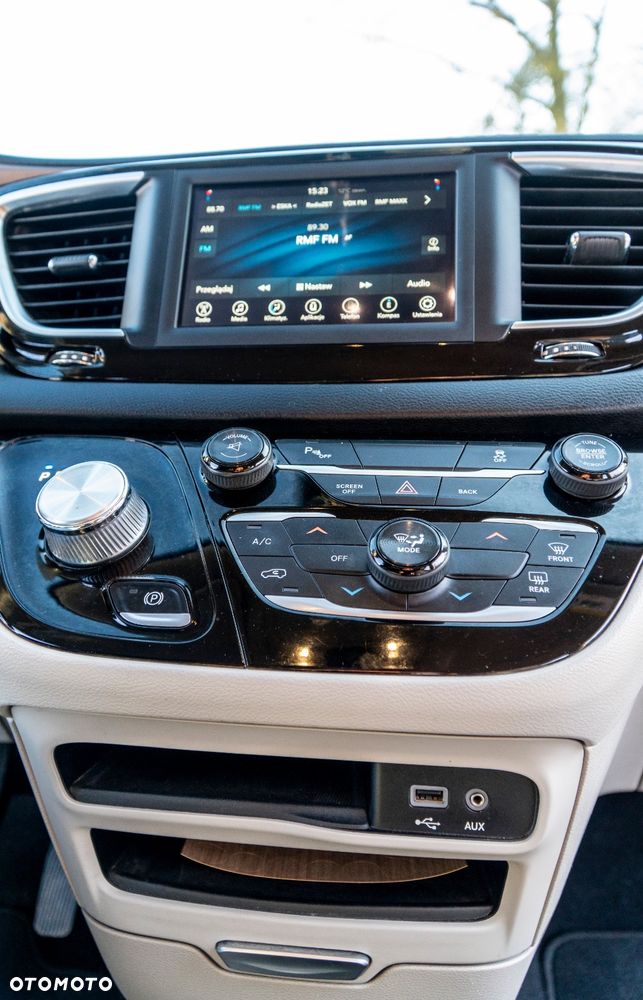 Chrysler Pacifica - 14