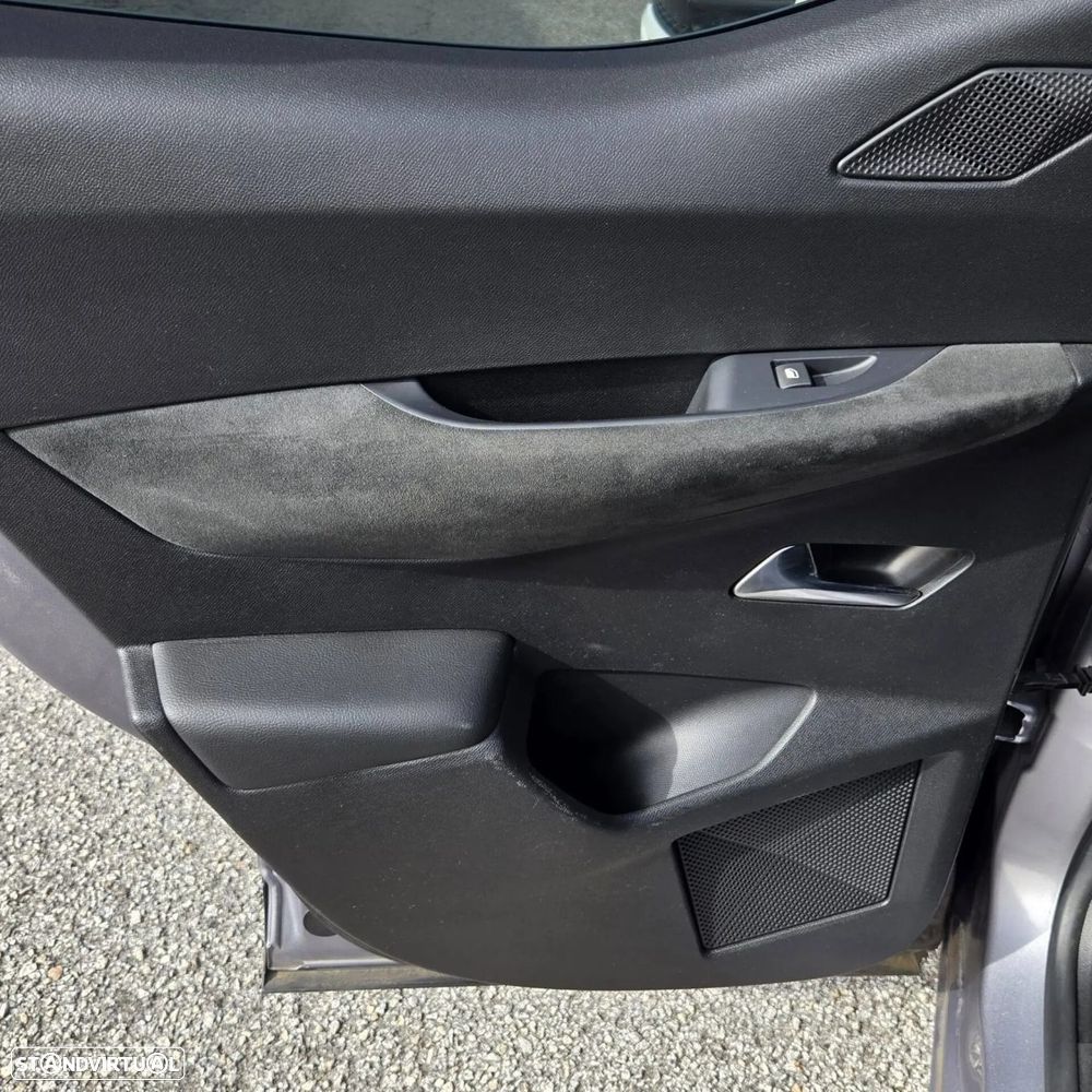 DS DS3 Crossback E-TENSE PERFORMANCE LINE - 8