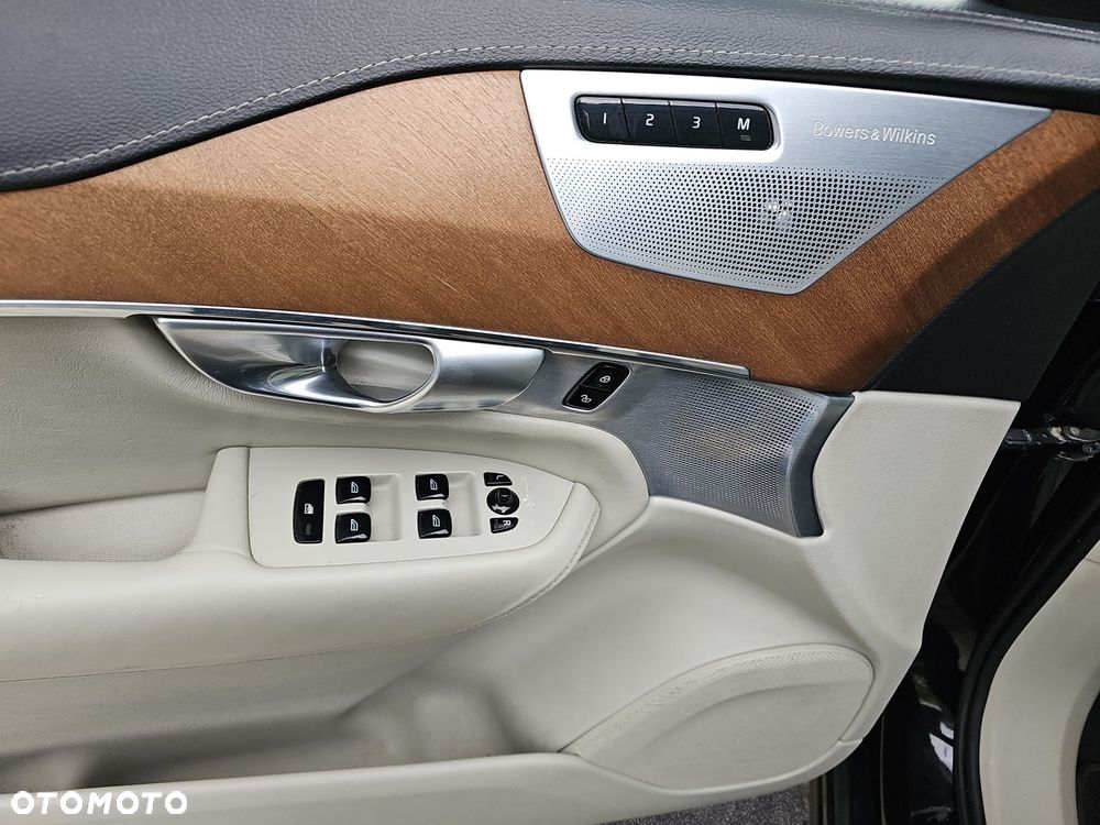 Volvo XC 90 - 18