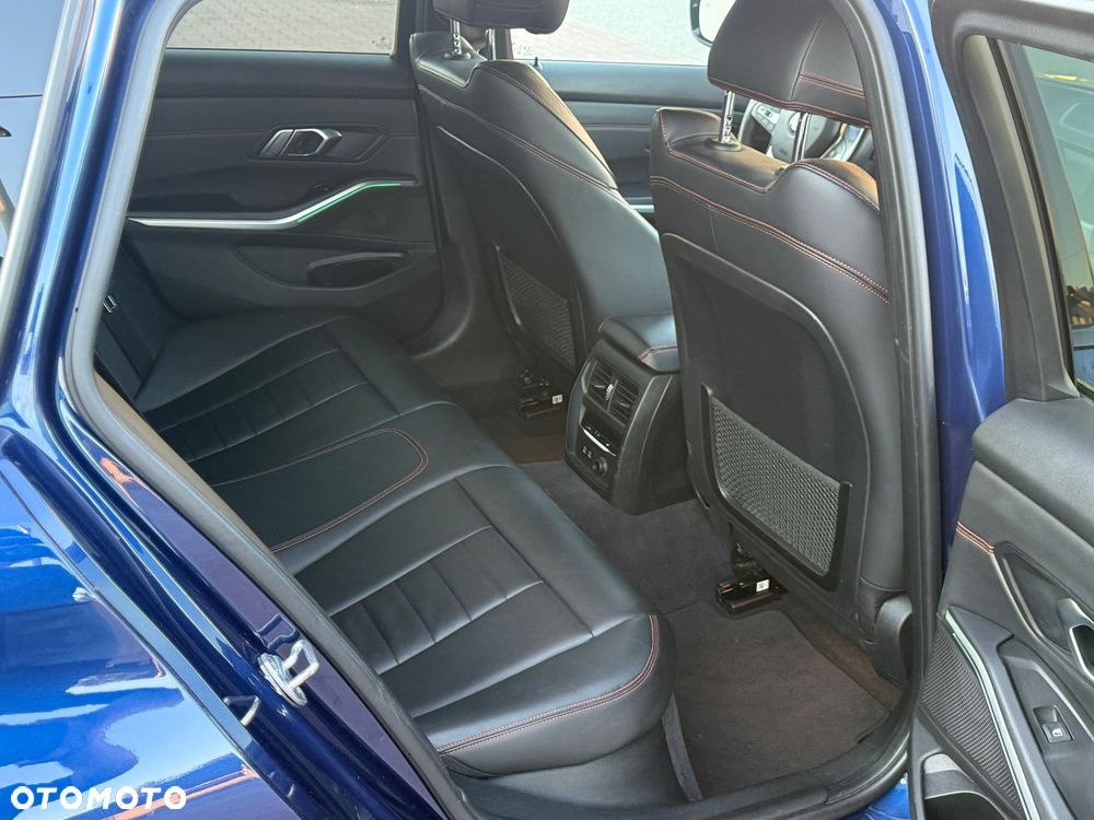 BMW Seria 3 320d Sport Line - 10