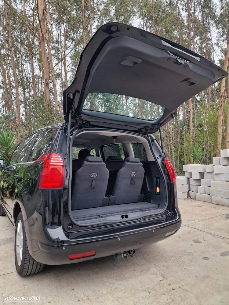 Peugeot 5008 1.6 HDi Executive JLL17 - 11