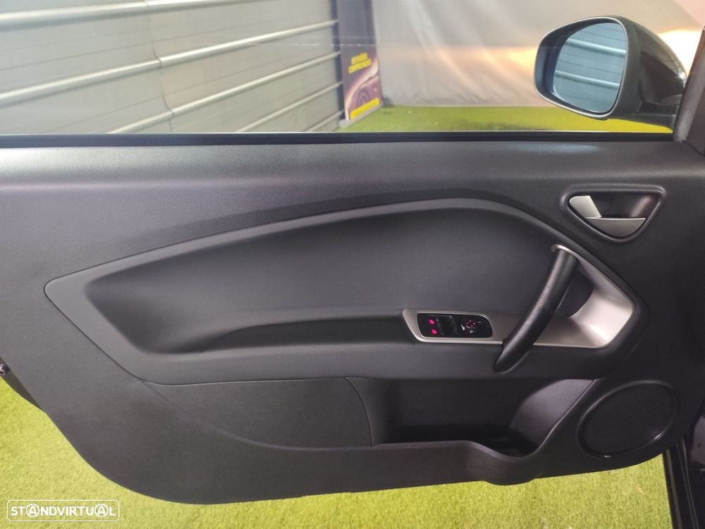 Alfa Romeo MiTo 1.3 JTD Distinctive S&S - 26