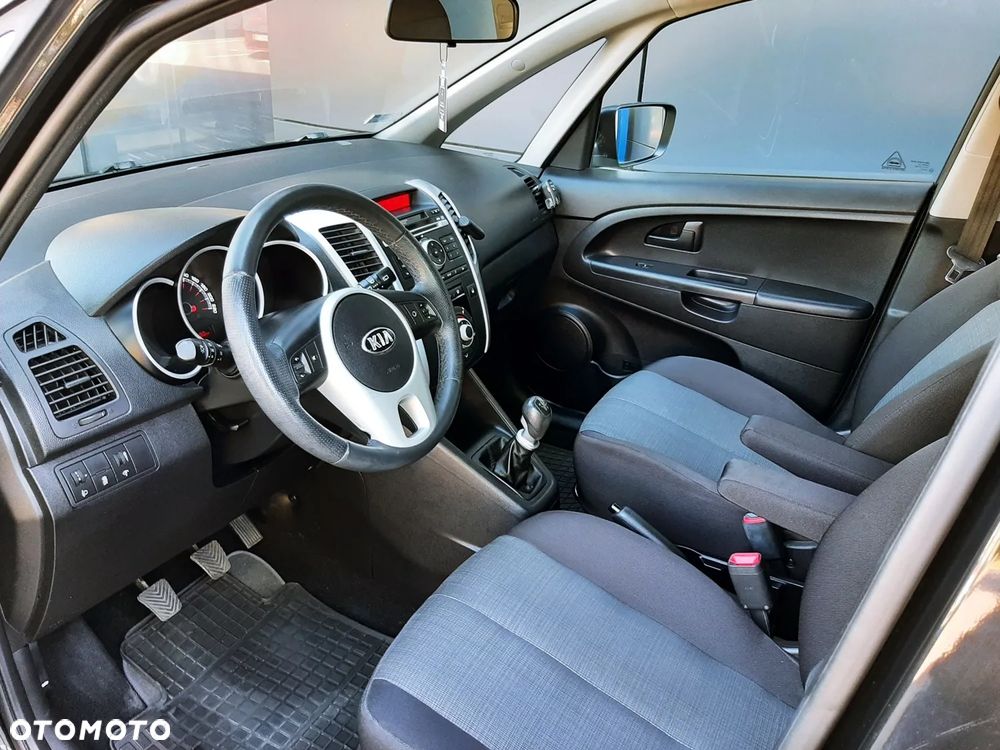 Kia Venga 1.4 L - 24