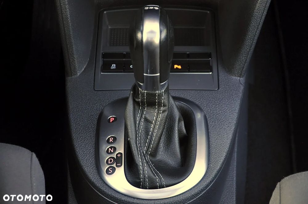 Volkswagen Touran - 22