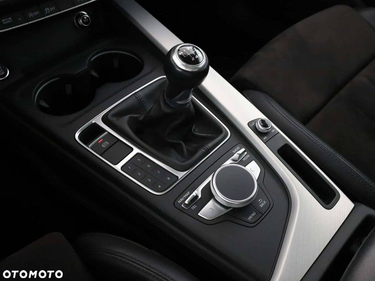 Audi A4 2.0 TDI Design - 25