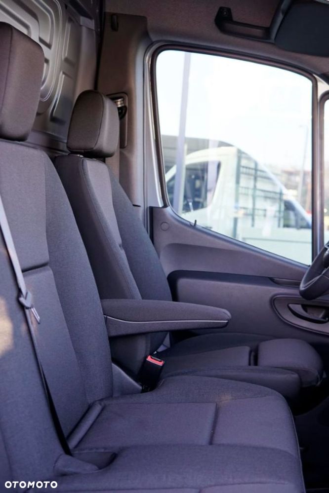 Mercedes-Benz Sprinter - 21