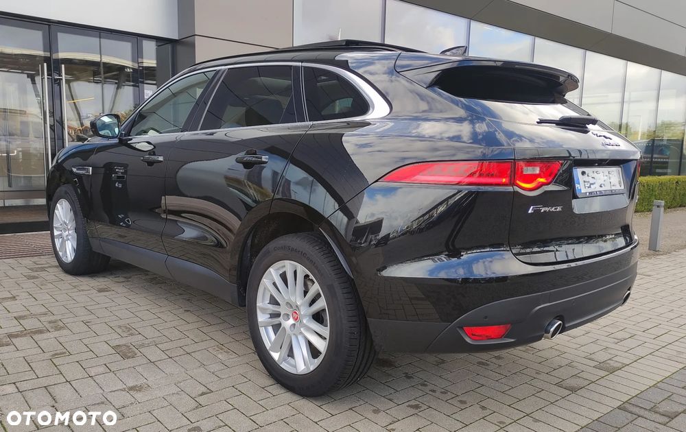 Jaguar F-Pace - 12