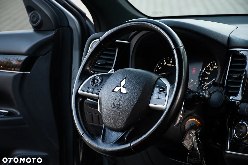 Mitsubishi Outlander 2.0 2WD CVT Diamant Edition+ - 33