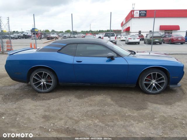 Dodge Challenger - 4