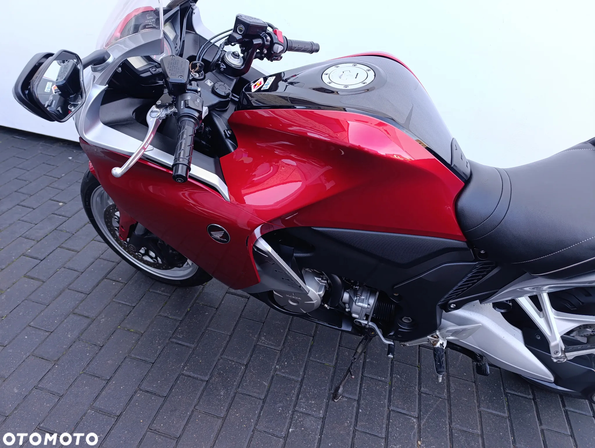Honda VFR - 13