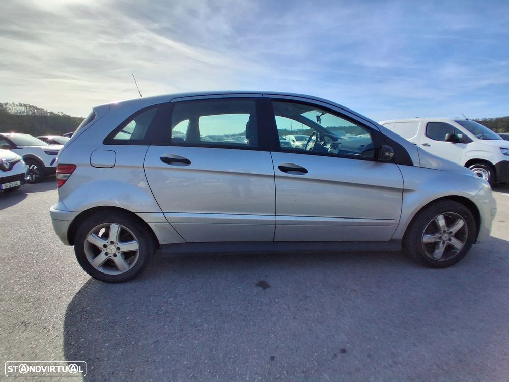 Mercedes-Benz B 180 CDI - 7