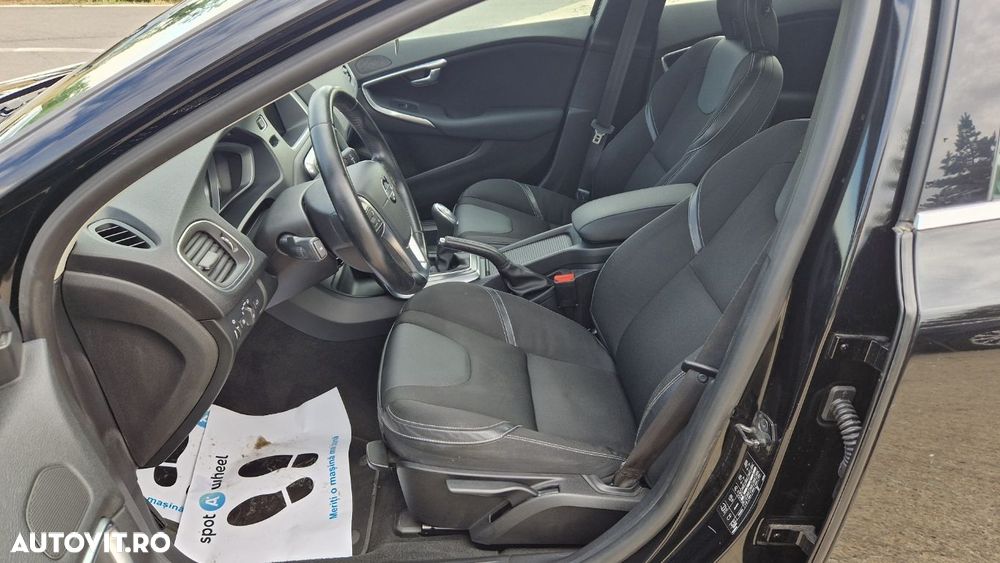 Volvo V40 D2 Momentum - 10