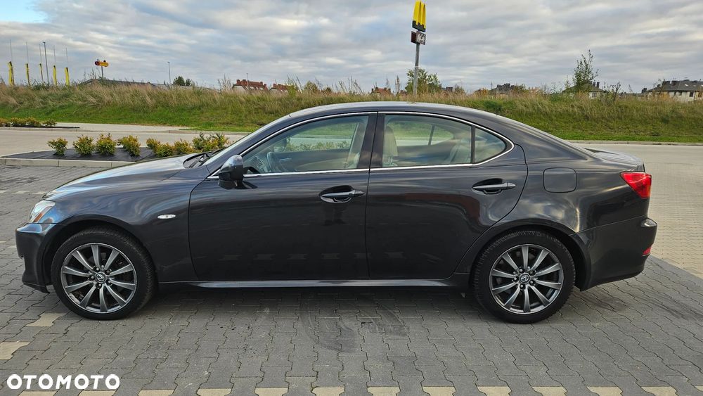 Lexus IS 220 D Prestige - 3