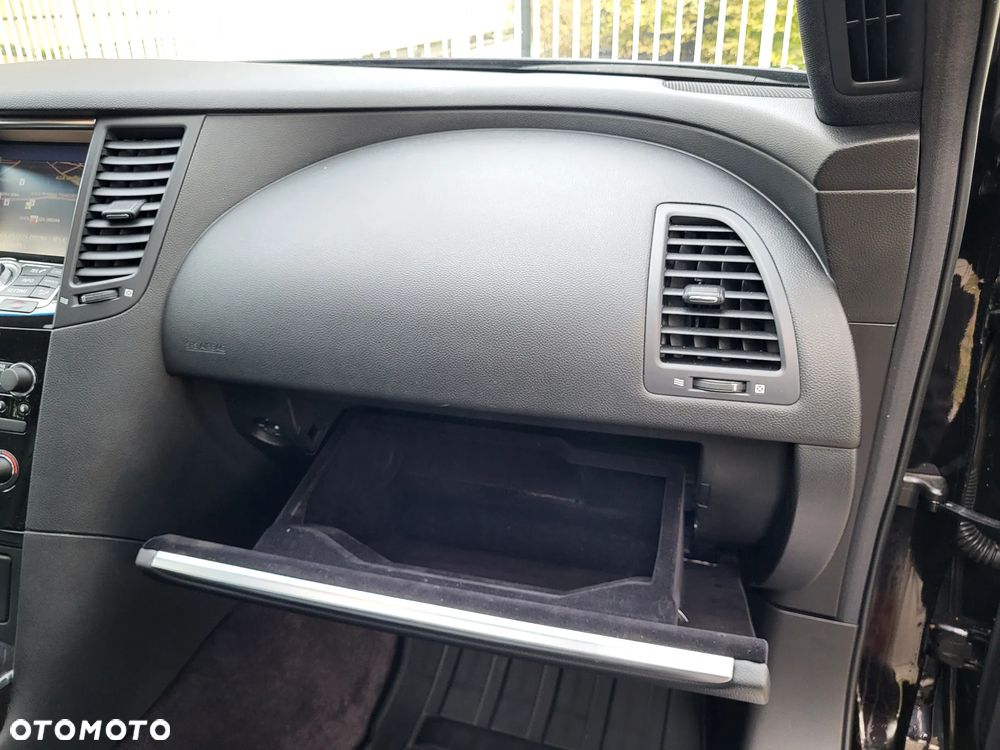 Infiniti Q70 3.0d S Premium - 39